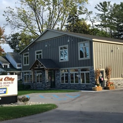 Tri City Auto Repair | The Shop And Staff Image